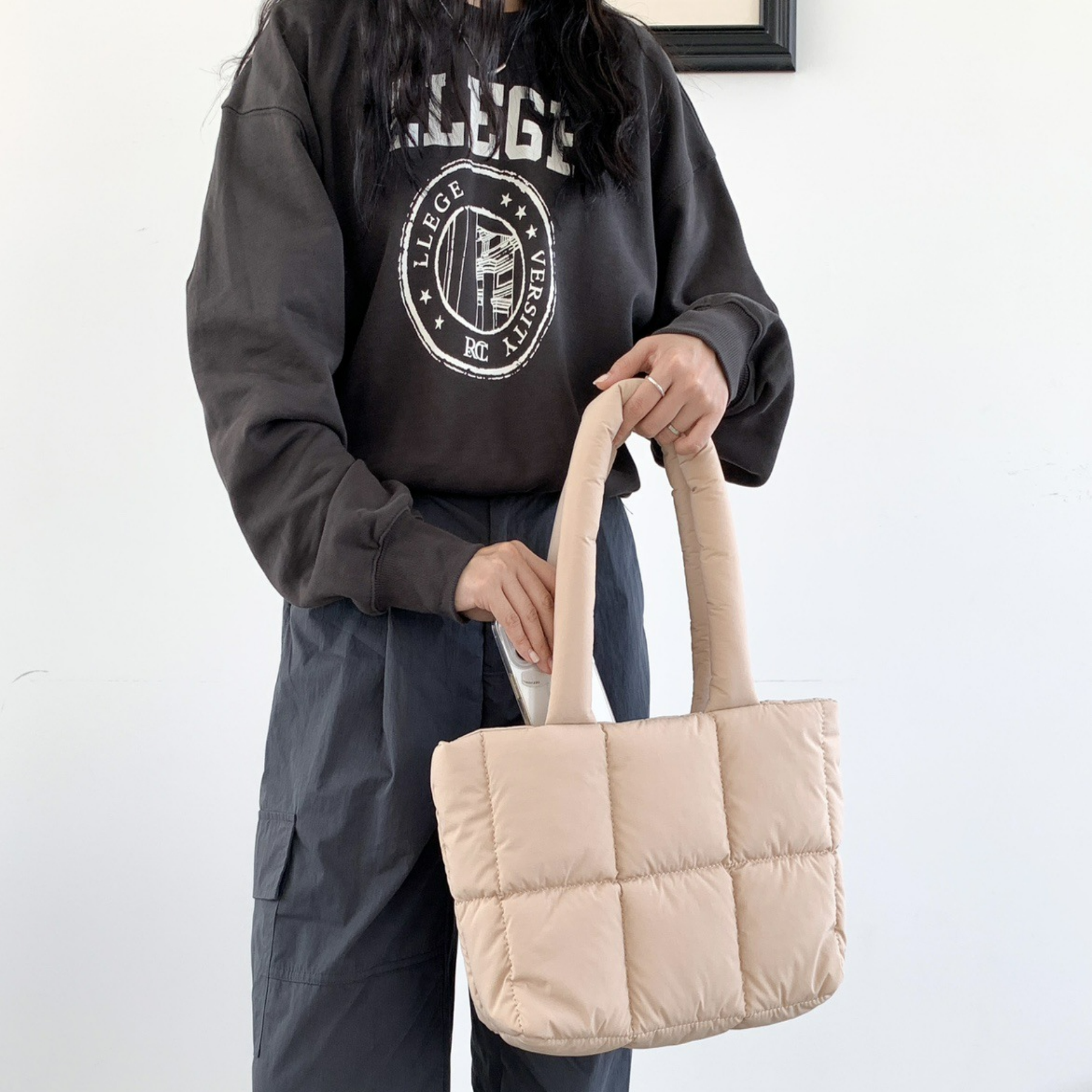 Geräumige Handtasche ⎜ Stylische Umhängetasche im Quilted-Design