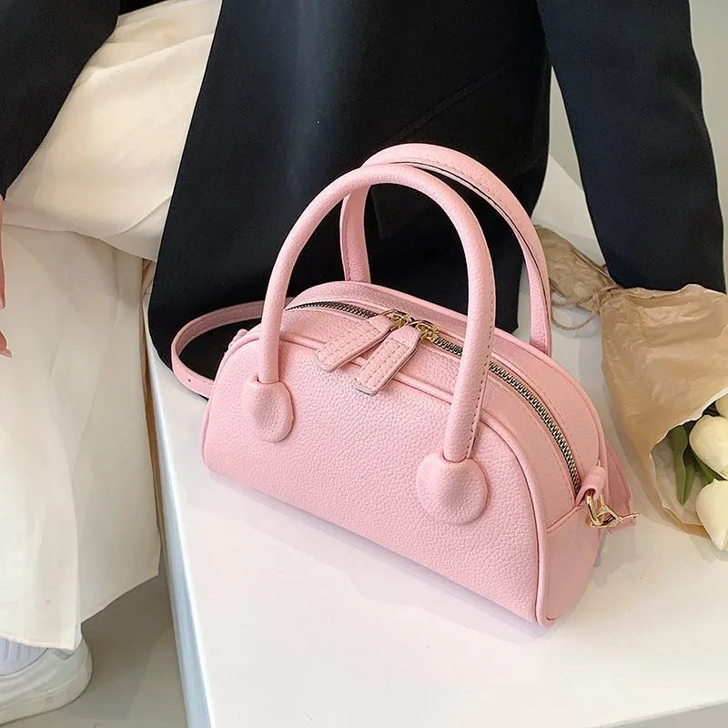 Handtasche für Damen ⎜ Kompakte Schultertasche im eleganten Design mit Reißverschluss für Alltag und Ausgehen