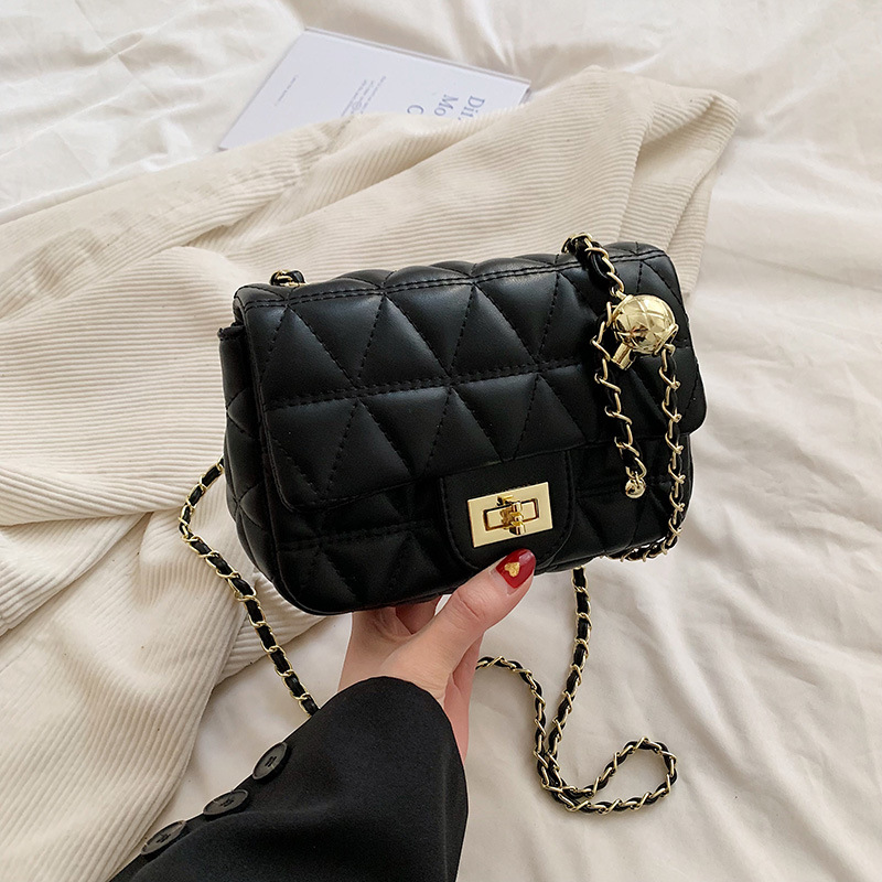 Umhängetasche für Damen ⎜ Elegante Handtasche mit Kettenriemen und gestepptem Diamantmuster für jeden Anlass