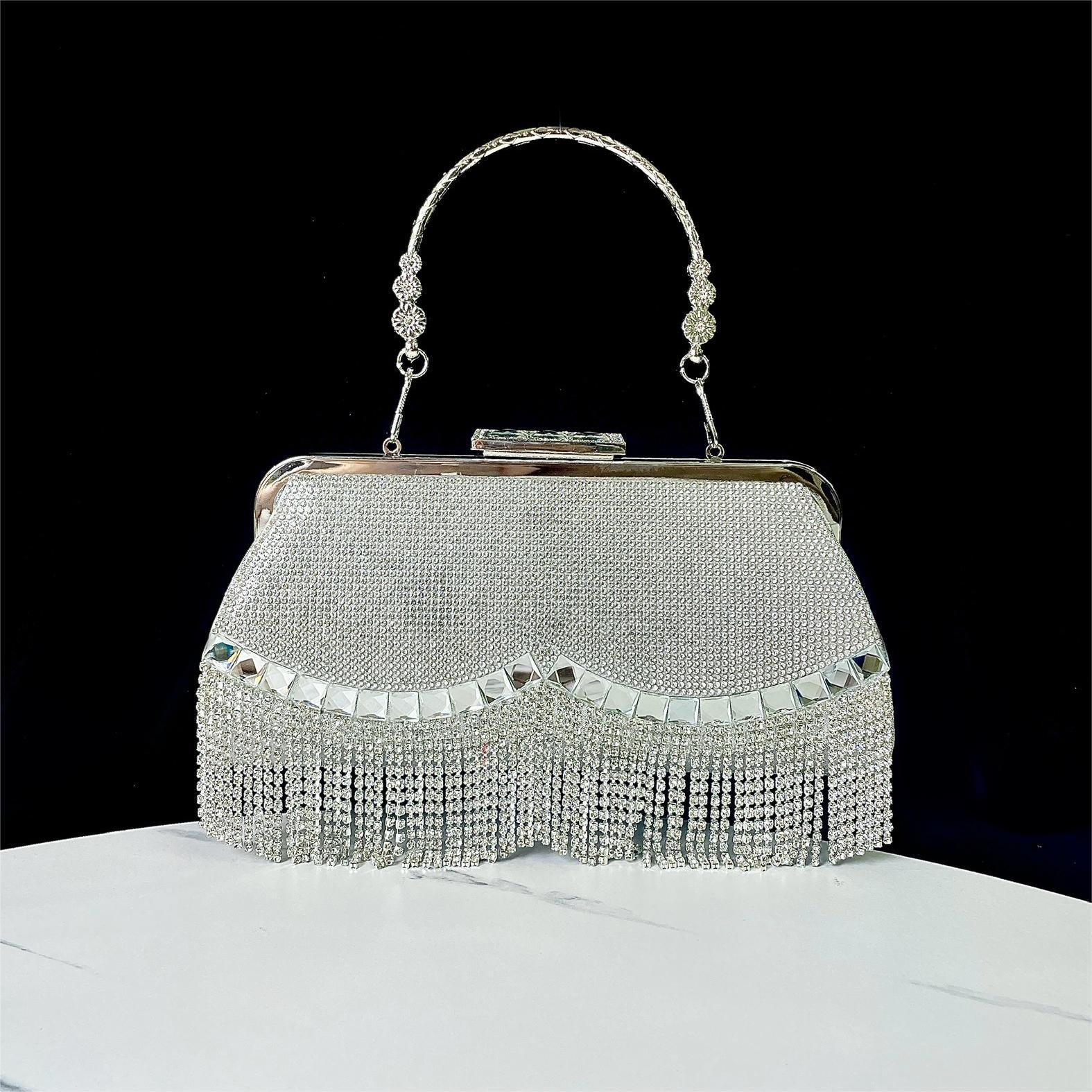 Elegante Clutch für Damen ⎜ Funkelnde Abendtasche mit Kettenfransen und glamourösem Design