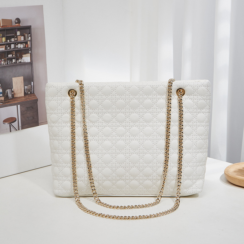 Shopper Tasche für Damen ⎜ Gestepptes Design mit Kettenriemen und großzügigem Innenfach für Alltag und Büro