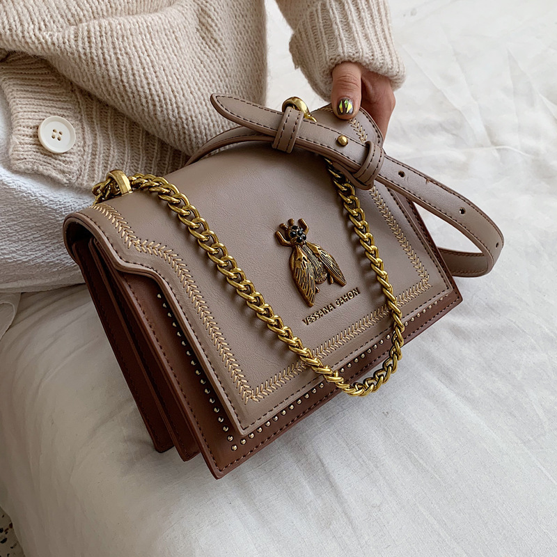 Schultertasche für Damen ⎜ Elegante Handtasche mit Bienenmotiv und Kette für Alltag und Freizeit