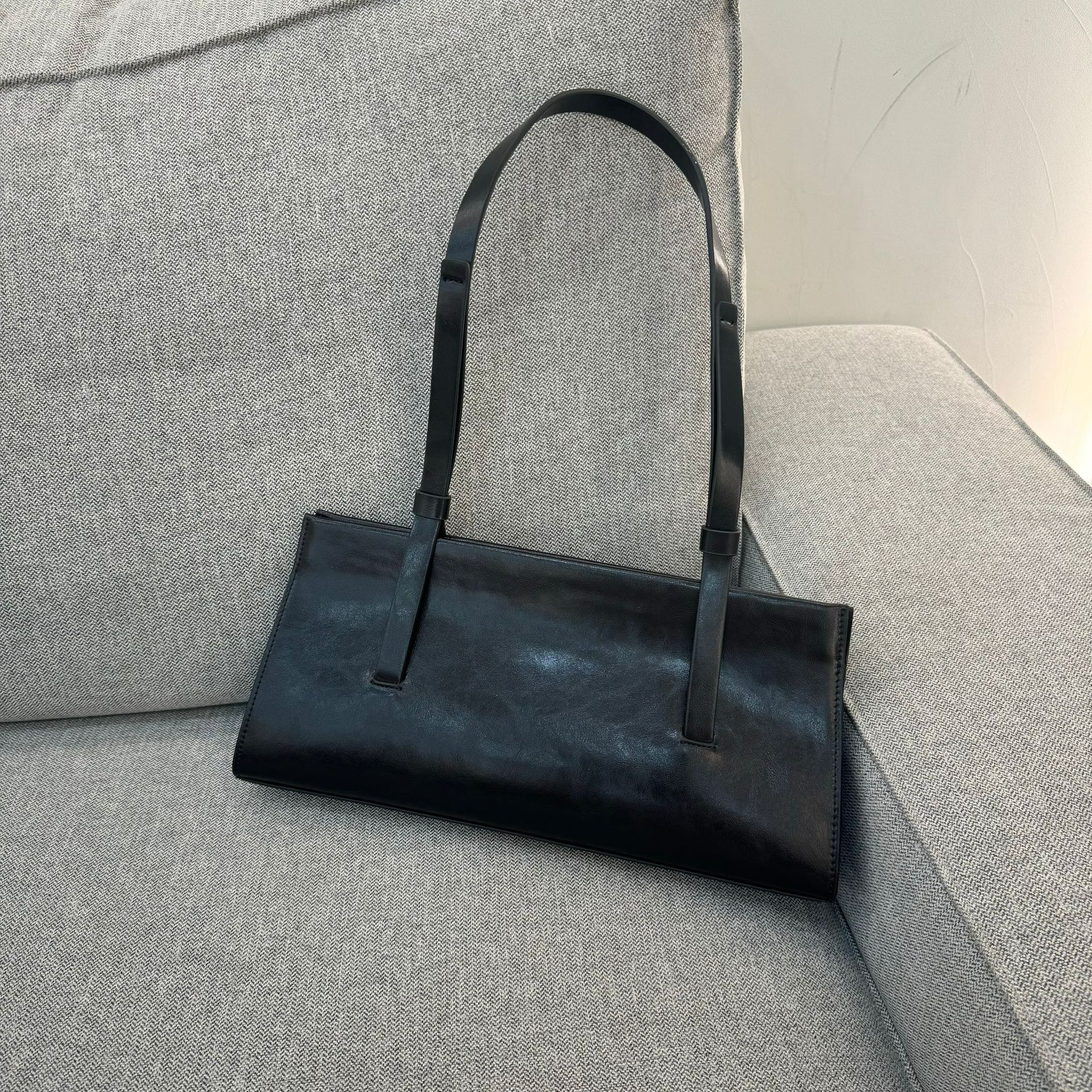 Schultertasche für Damen ⎜ Elegante Underarm-Bag in Lederoptik mit langem Henkel für Alltag und Büro-Outfits