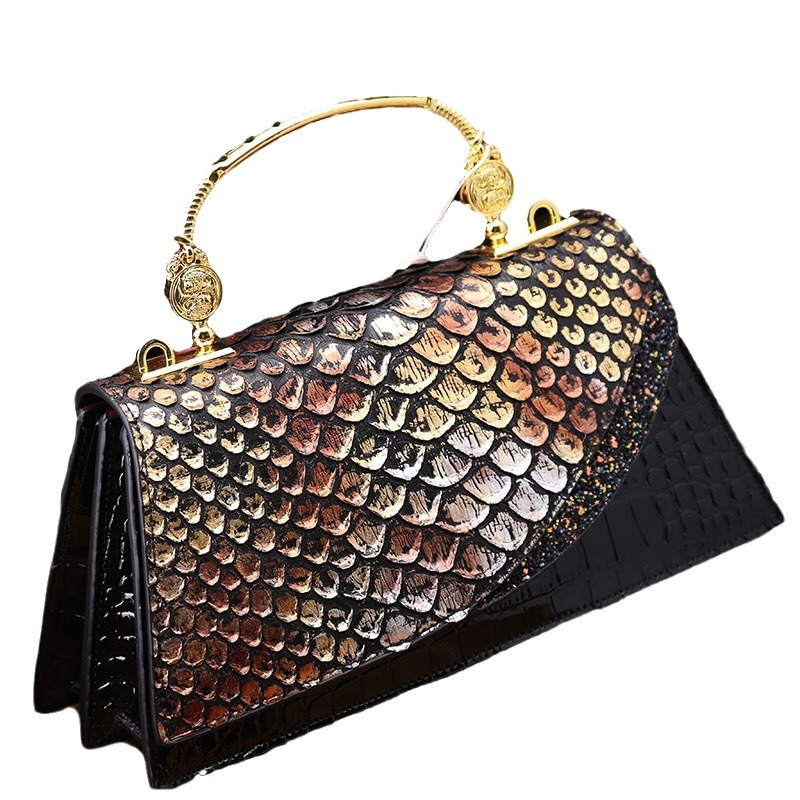 Schultertasche für Damen ⎜ Elegante Handtasche im edlen Schlangenleder-Design mit goldenen Akzenten