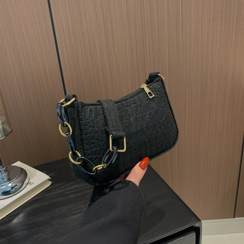 Kleine Damen Schultertasche mit Kette ⎜ Leichtes Trend-Design für stilvolle Auftritte im Alltag