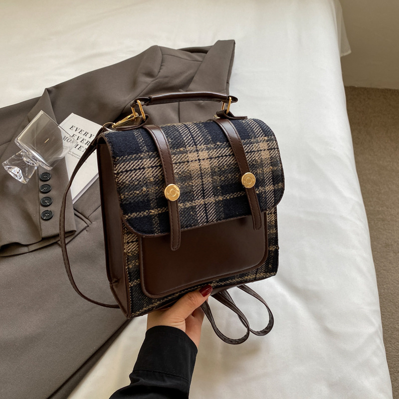 Damen Rucksack im Retro-Stil ⎜ Karierter Tagesrucksack mit großem Stauraum für Alltag und Reisen