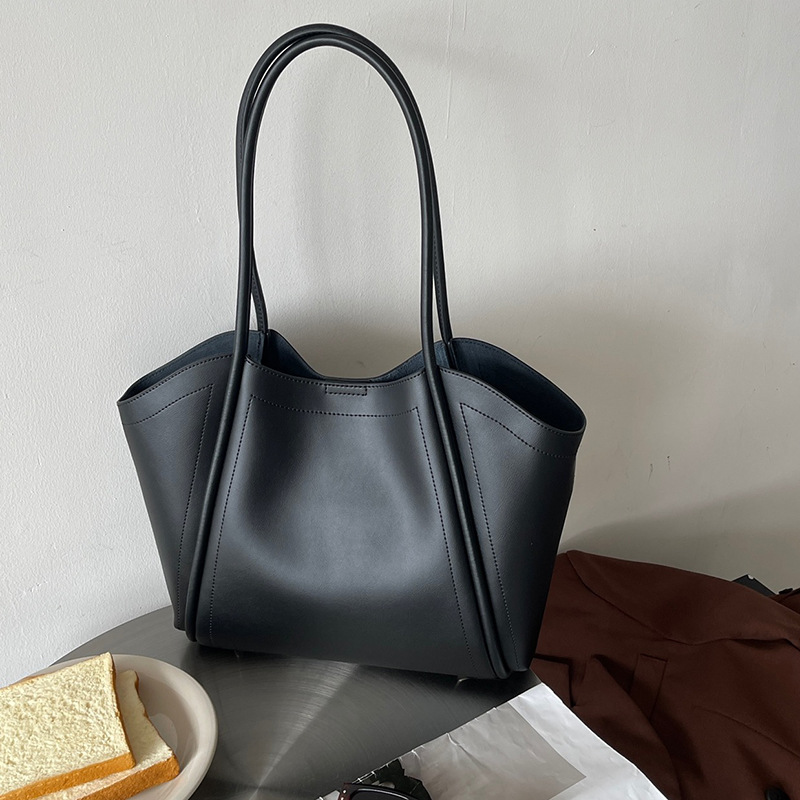 Damen Schultertasche aus Echtleder ⎜ Große Tragetasche mit Eleganter Form und Langen Tragegriffen