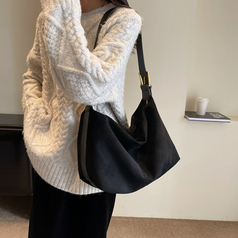Hobotasche für Damen ⎜ Geräumiges Design mit breitem Riemen für Alltag, Arbeit und Freizeit