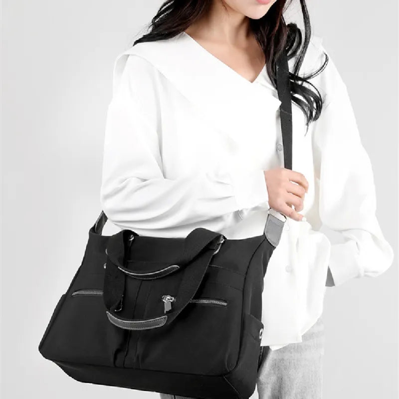 Schultertasche für Damen ⎜ Robuste Nylon-Tasche mit Reißverschlussfächern und verstellbarem Gurt für Alltag und Reisen