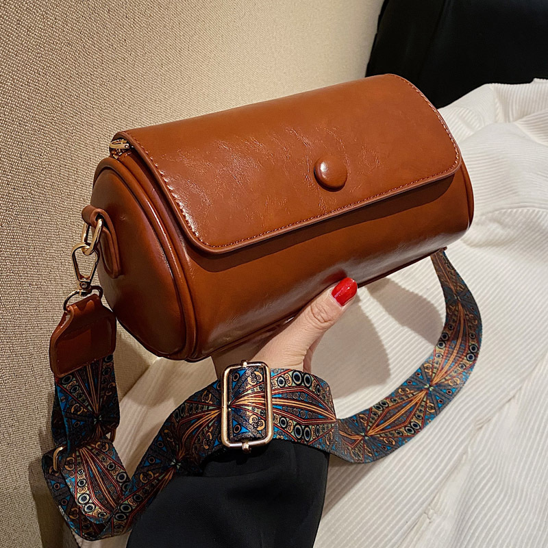 Schultertasche für Damen mit breitem Gurt ⎜ Stylische Umhängetasche in Zylinderform für Alltag und Freizeit