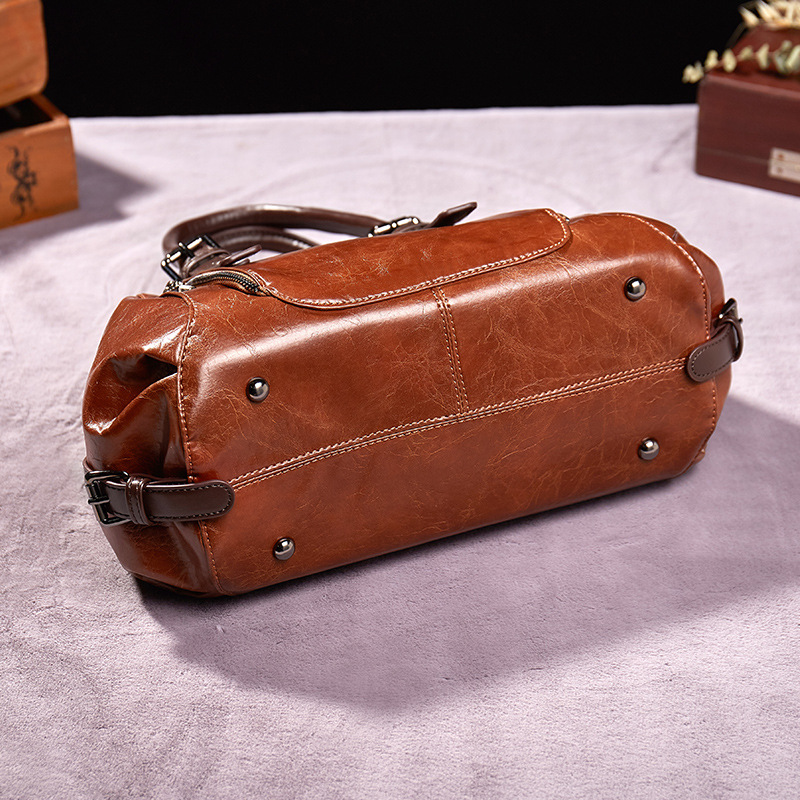 Damen Schultertasche aus Echtleder ⎜ Elegantes Design mit Tragegriff und Umhängefunktion für Alltag und Beruf