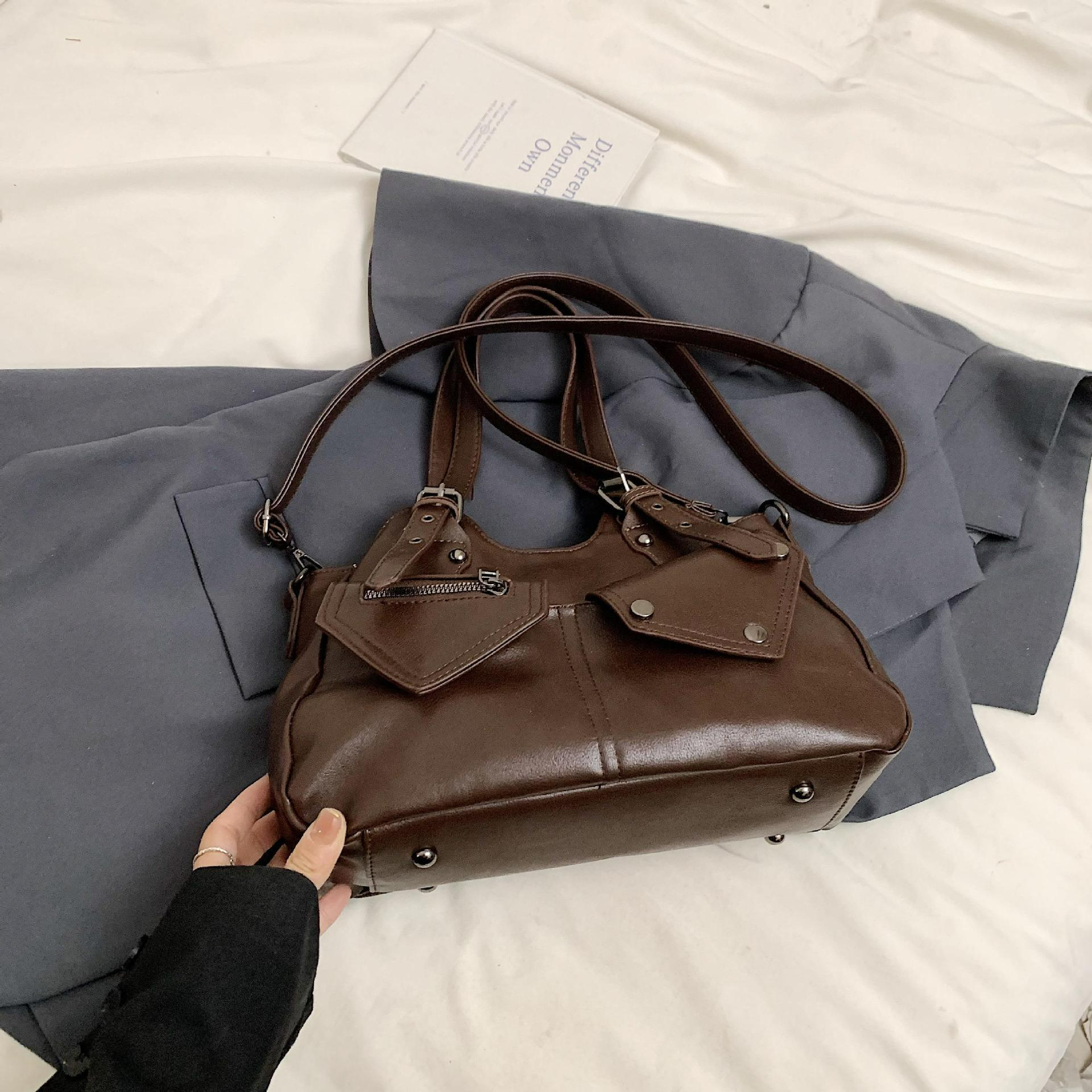 Schultertasche für Damen ⎜ Geräumige Handtasche im Retro-Stil mit aufgesetzten Fächern für den Alltag