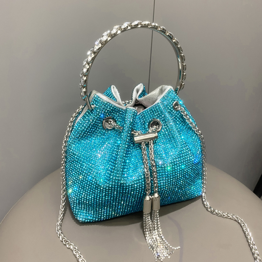 Glitzernde Handtasche für Damen ⎜ Funkeleffekt-Design mit Kettenriemen und stilvollem Griff