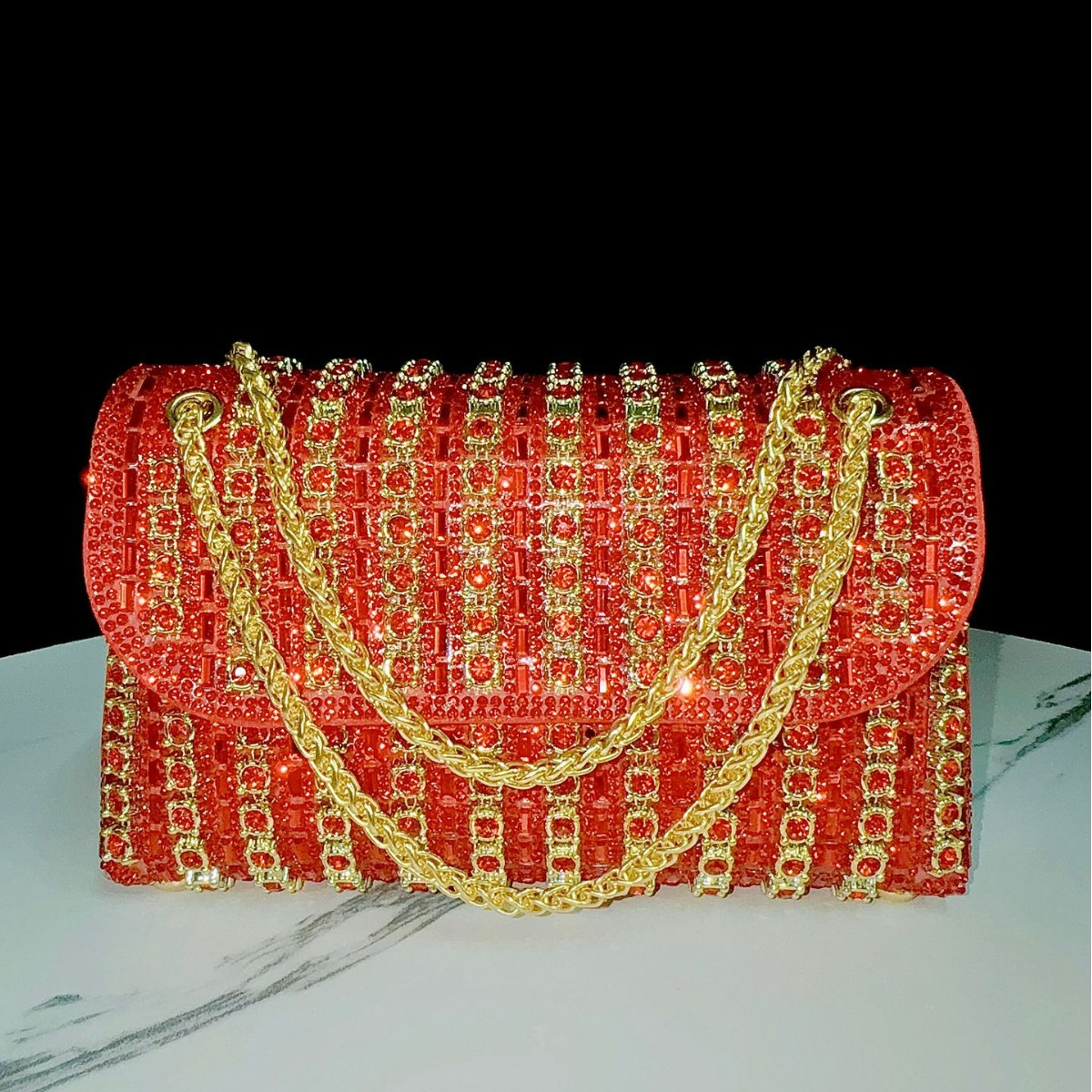 Abendtasche für Damen ⎜ Glitzernde Clutch mit bunten Strasssteinen und goldener Kette für festliche Anlässe