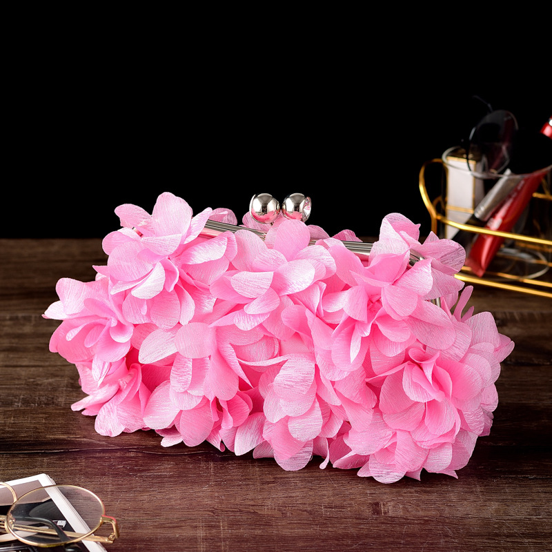 Abendtasche für Damen ⎜ Elegante Clutch mit Blumenapplikationen für besondere Anlässe