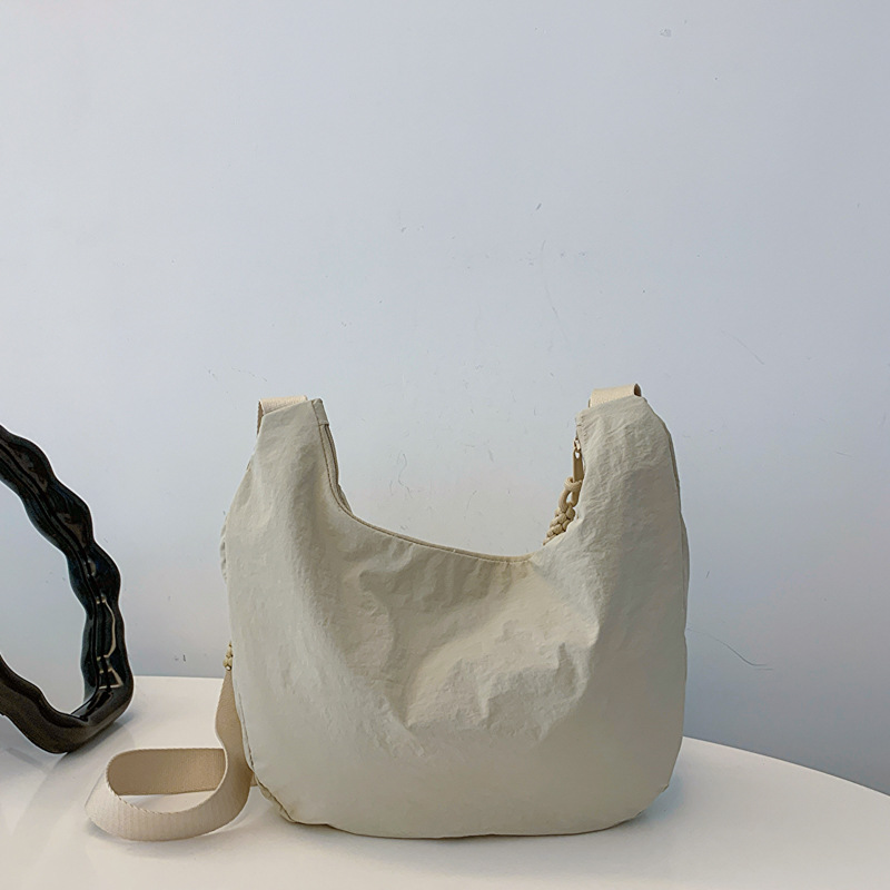 Leichte Nylon Umhängetasche ⎜ Verstellbarer Gurt und Waschbares Material für Reise und Alltag