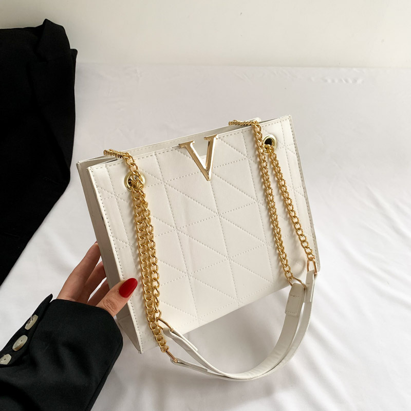 Handtasche für Damen ⎜ Modische Umhängetasche mit Kettenriemen im Retro-Stil für Alltag und Ausgehen