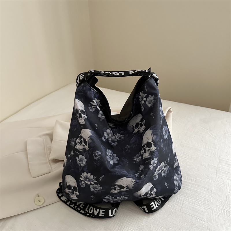 Schultertasche für Damen ⎜ Kreative Nylon-Tasche mit Totenkopf-Muster und großem Fassungsvermögen