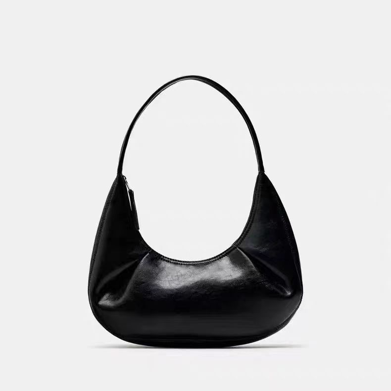 Schultertasche für Damen ⎜ Glänzende Unterarmtasche in Silber mit modernem Design für stilvolle Outfits