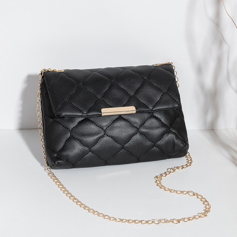 Umhängetasche für Damen ⎜ Leichte Stepp-Tasche mit Kettenriemen für Alltag und Ausgehen
