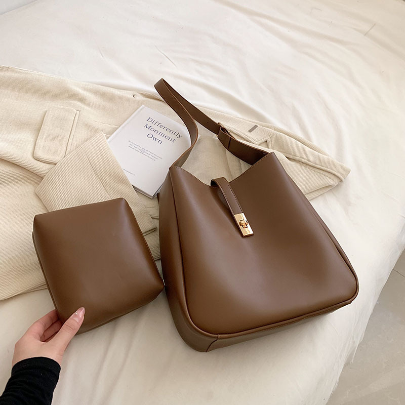 Schultertasche für Damen ⎜ Elegante Alltagstasche aus Kunstleder mit Drehverschluss und schlichtem Design