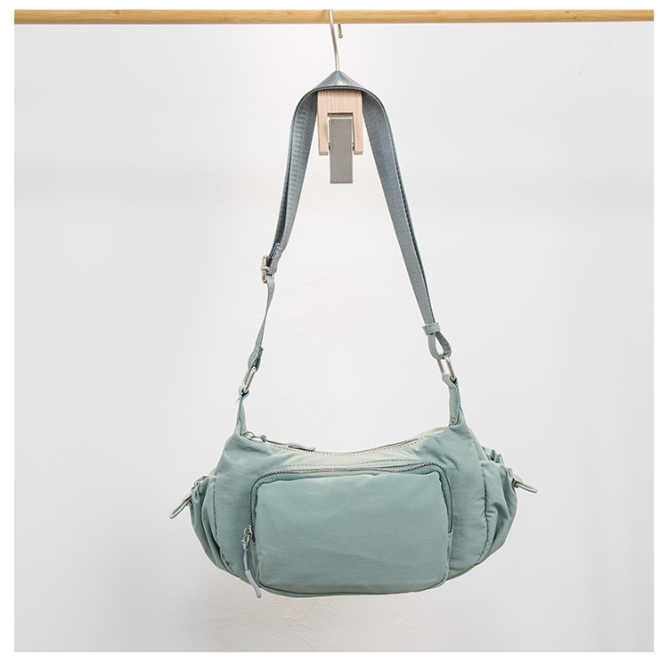 Nylon Umhängetasche für Damen ⎜ Lässige Schultertasche mit Reißverschluss und praktischen Außentaschen