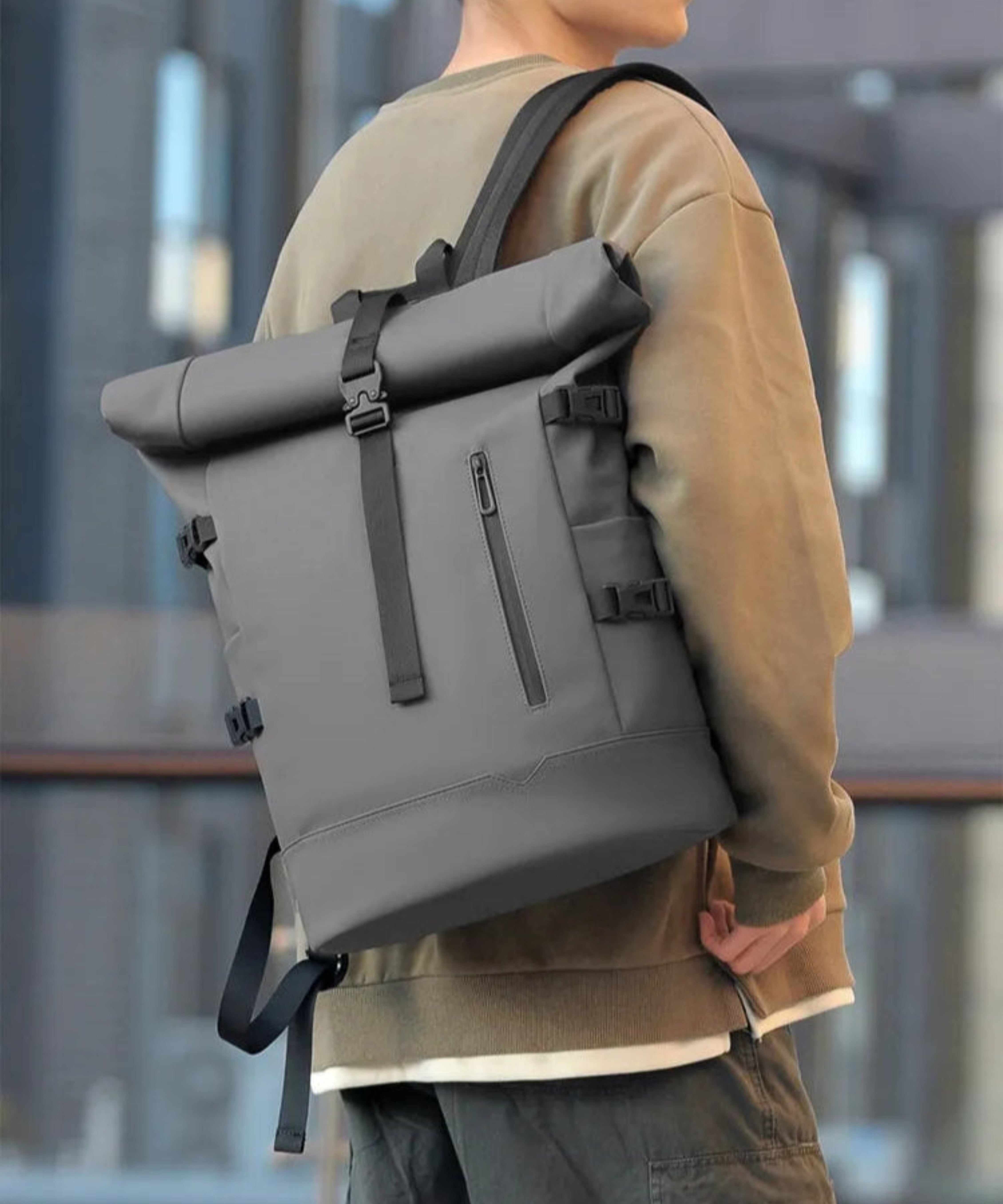 Rolltop Rucksack für Herren ⎜ Robuste Reisetasche mit verstellbarem Trageriemen und praktischen Fächern