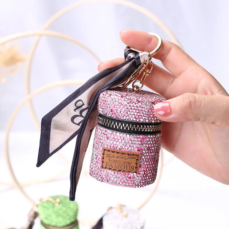 Schlüsselanhänger Münzbörse für Damen ⎜ Glitzerndes Mini-Portemonnaie mit Reißverschluss und Deko-Tuch