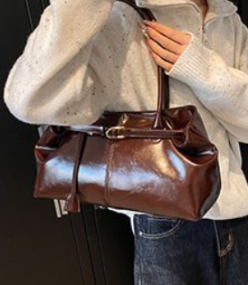 Schultertasche für Damen ⎜ Elegante Handtasche aus Leder mit Gürtel-Design für Herbst und Winter