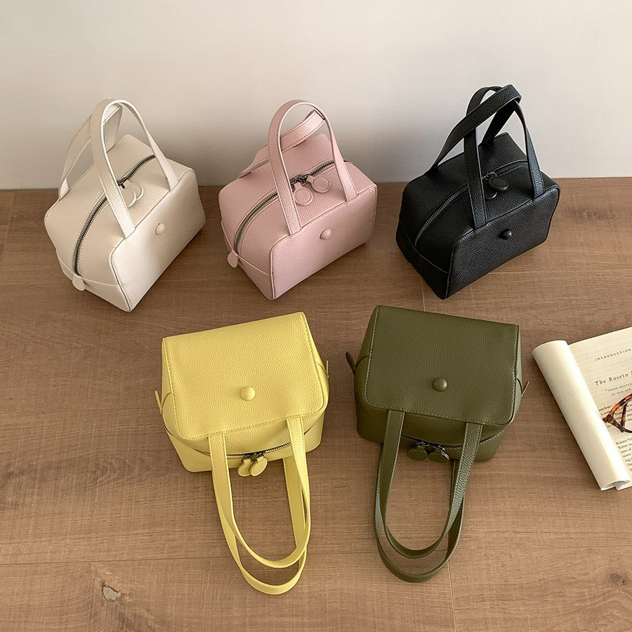 Damen Schultertasche ⎜ Kleine quadratische Tasche mit schlichtem Design und mattem Finish