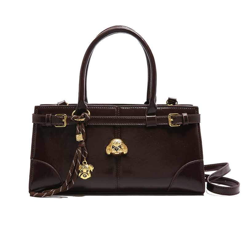 Handtasche für Damen ⎜ Modische Schultertasche mit Zieranhänger und Trageriemen für Alltag und Ausgehen