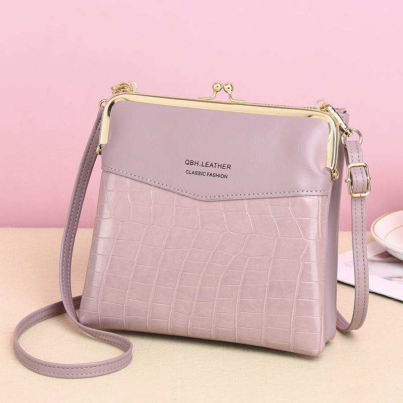 Umhängetasche für Damen im Retro-Stil ⎜ Schultertasche mit Krokoprägung und Metallverschluss für Alltag und Ausgehen