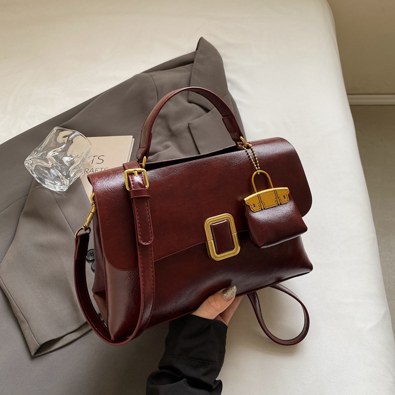 Handtasche für Damen ⎜ Elegante Schultertasche mit Schloss-Detail