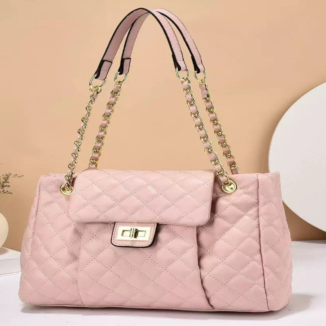 Schultertasche mit Kettenriemen ⎜ Große Damenhandtasche mit Rautensteppung und Sicheren Drehverschluss