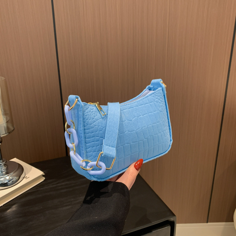 Kleine Damen Schultertasche mit Kette ⎜ Leichtes Trend-Design für stilvolle Auftritte im Alltag