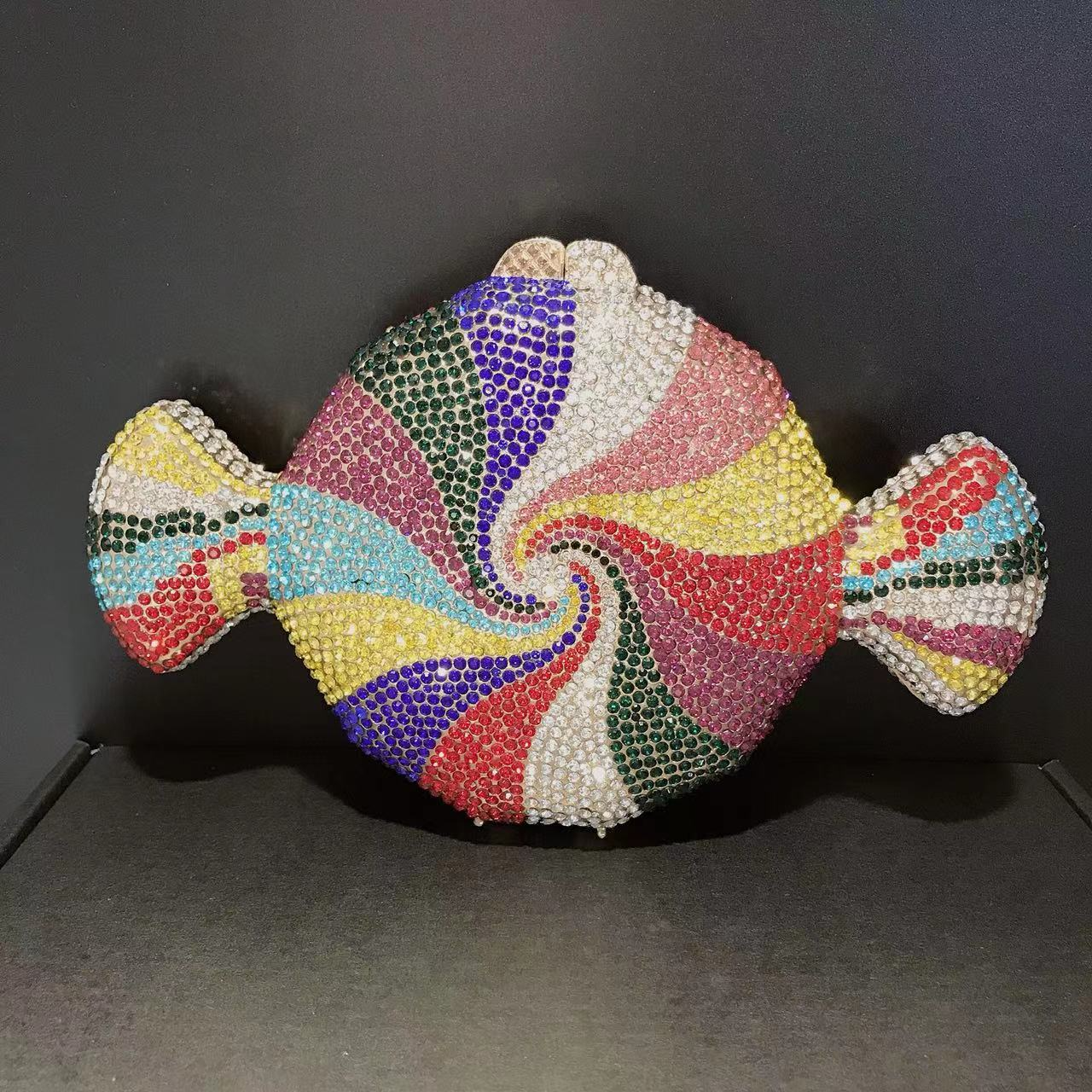 Kristall-Clutch für Damen  Glitzernde Tasche im Bonbon-Design mit funkelnden Strasssteinen