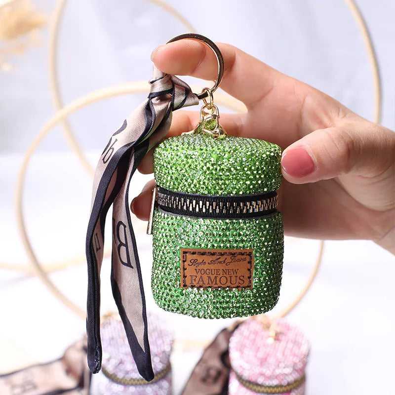 Schlüsselanhänger Münzbörse für Damen ⎜ Glitzerndes Mini-Portemonnaie mit Reißverschluss und Deko-Tuch