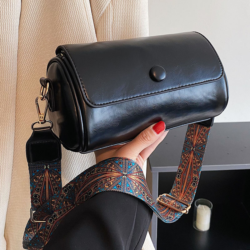 Schultertasche für Damen mit breitem Gurt ⎜ Stylische Umhängetasche in Zylinderform für Alltag und Freizeit