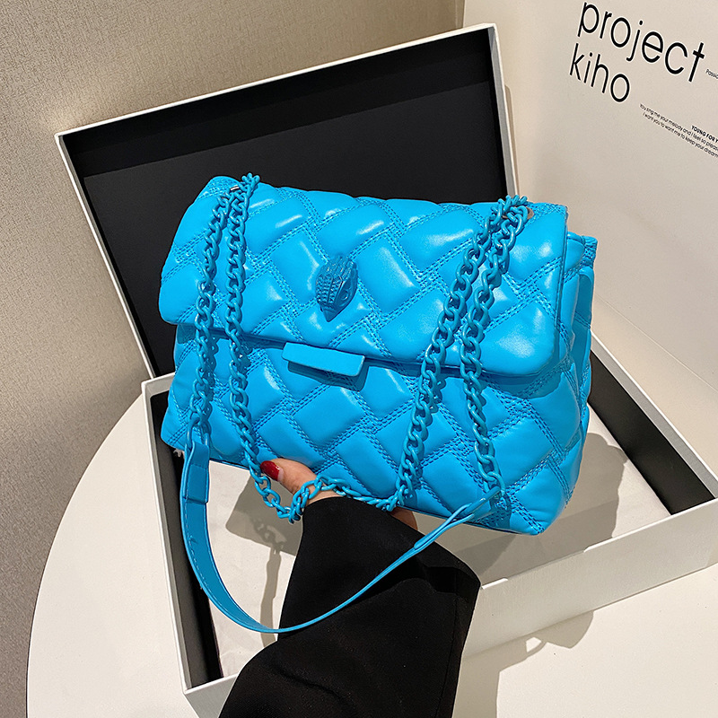 Damen Umhängetasche ⎜ Gestepptes Design mit Kette für Alltag und besondere Anlässe
