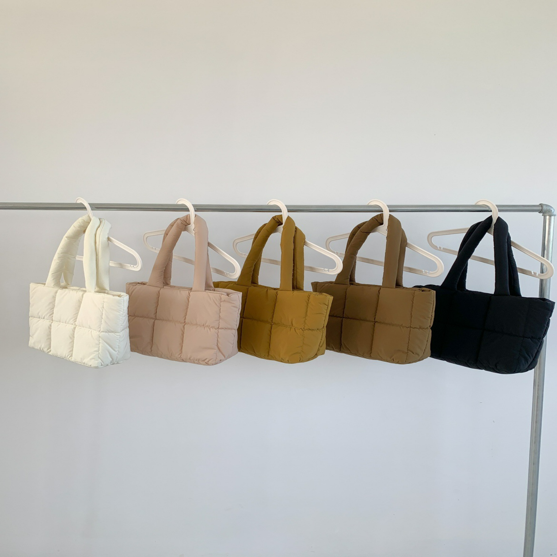 Geräumige Handtasche ⎜ Stylische Umhängetasche im Quilted-Design