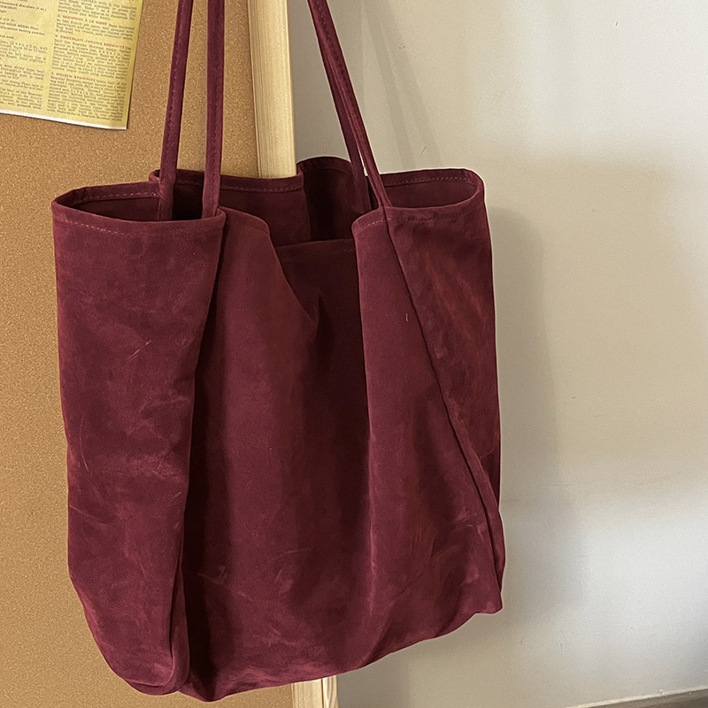 Schlichte Schultertasche für Damen ⎜ Große Suede Tasche mit Praktischen Trägern und Modischem Design