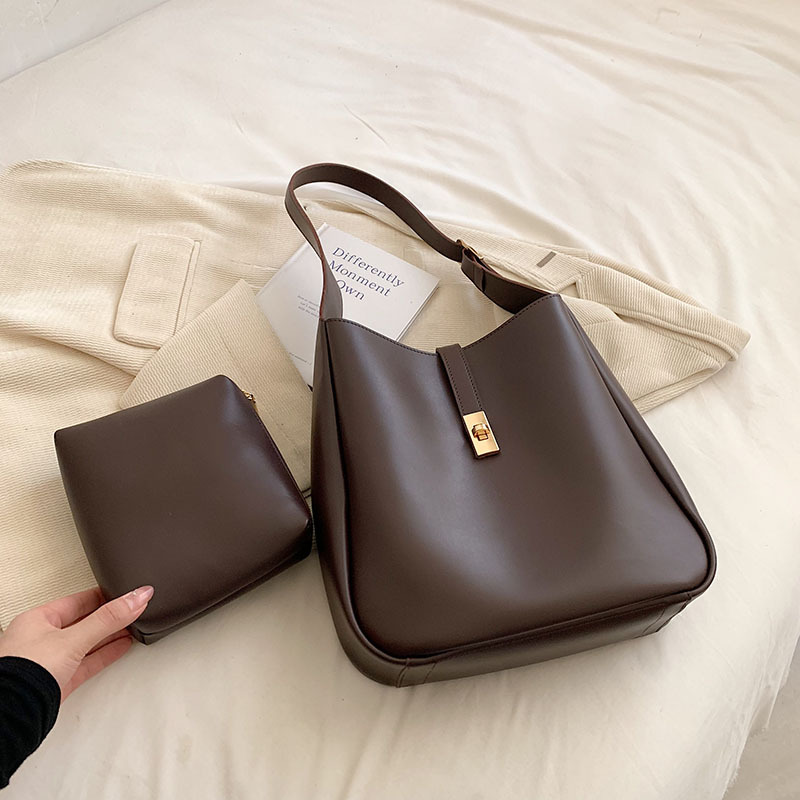 Schultertasche für Damen ⎜ Elegante Alltagstasche aus Kunstleder mit Drehverschluss und schlichtem Design