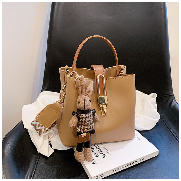 Modische Damen Handtasche ⎜ Handgefertigte Bucket Bag mit Praktischem Schulterriemen und Elegantem Verschluss