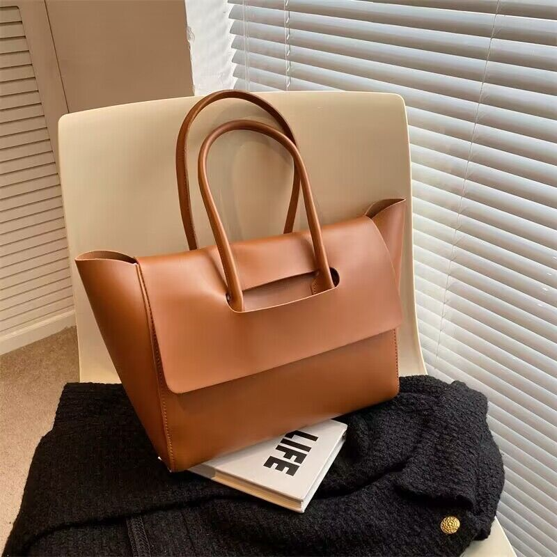 Handtasche für Damen ⎜ Große Schultertasche mit viel Stauraum und schlichtem elegantem Design