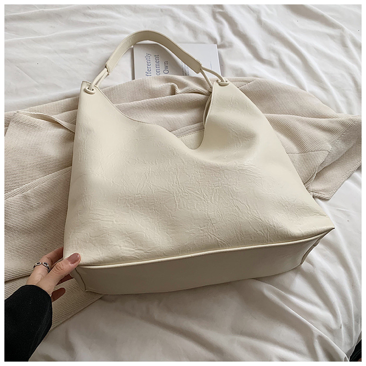 Schultertasche für Damen ⎜ Große Casual-Tasche in Lederoptik mit viel Stauraum und modernem Design