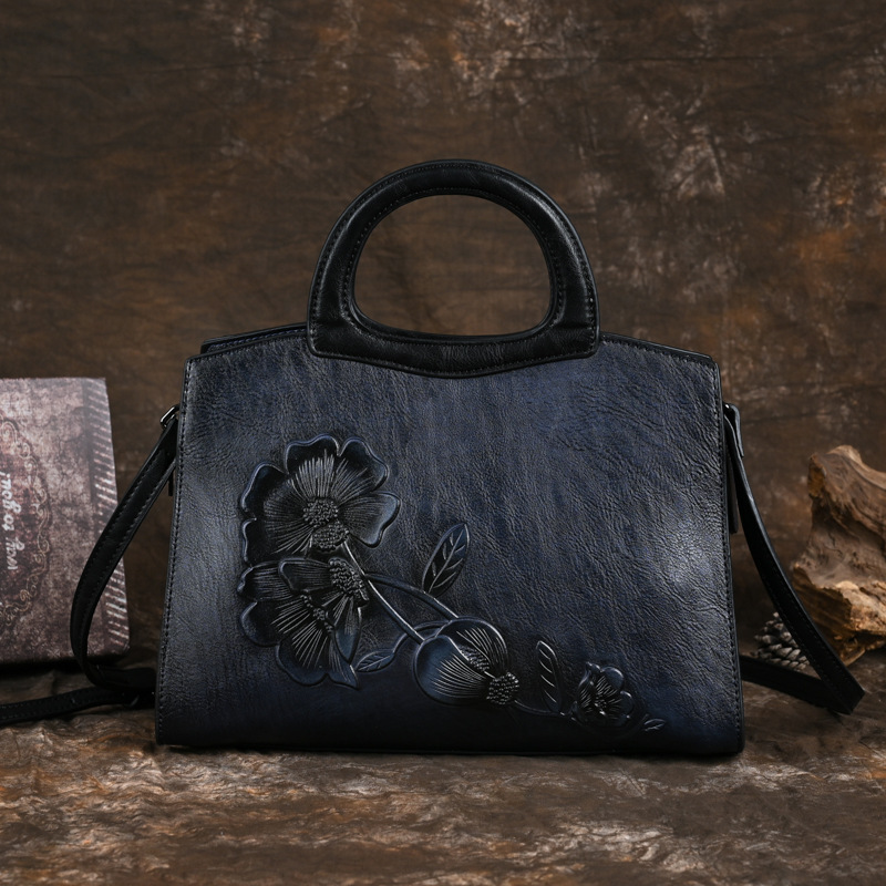 Handtasche für Damen ⎜ Elegante Tragetasche mit Blumenprägung und großem Stauraum für Alltag und besondere Anlässe