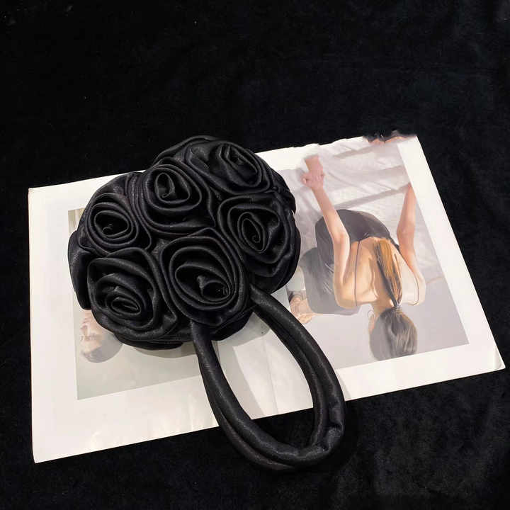 Handtasche im Blumen-Design ⎜ Elegante, Handgefertigte Tasche mit Stilvollen Rosenapplikationen