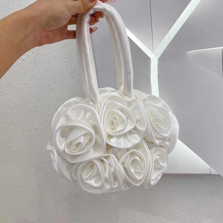 Handtasche im Blumen-Design ⎜ Elegante, Handgefertigte Tasche mit Stilvollen Rosenapplikationen