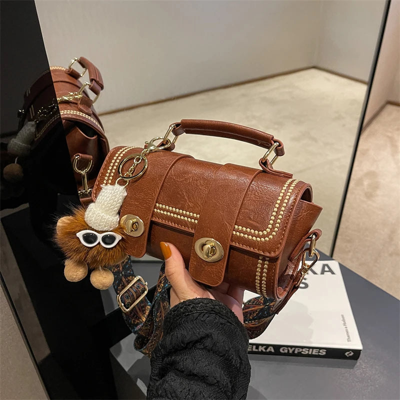 Handtasche für Damen ⎜ Vielseitige Umhängetasche mit Tragegriff und dekorativen Details für Alltag und Ausgehen