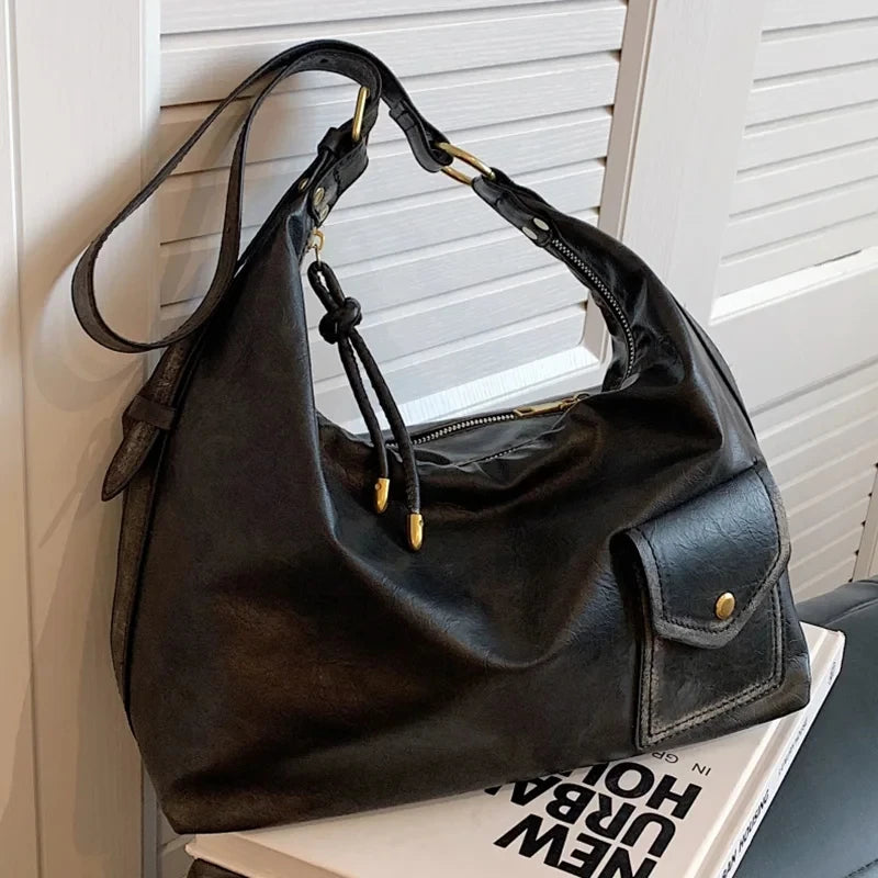 Schultertasche für Damen ⎜ Große Vintage-Umhängetasche aus Kunstleder mit Frontfach für Alltag und Büro